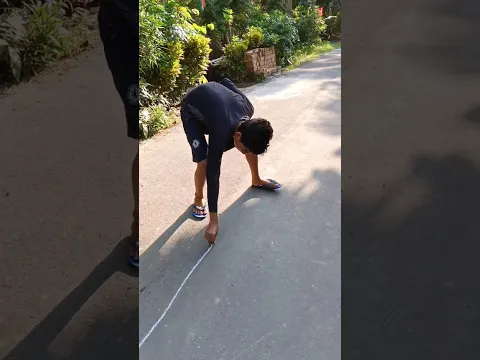How far can draw with a chalk pencil?🙄🙄 #viral #trending #shorts
