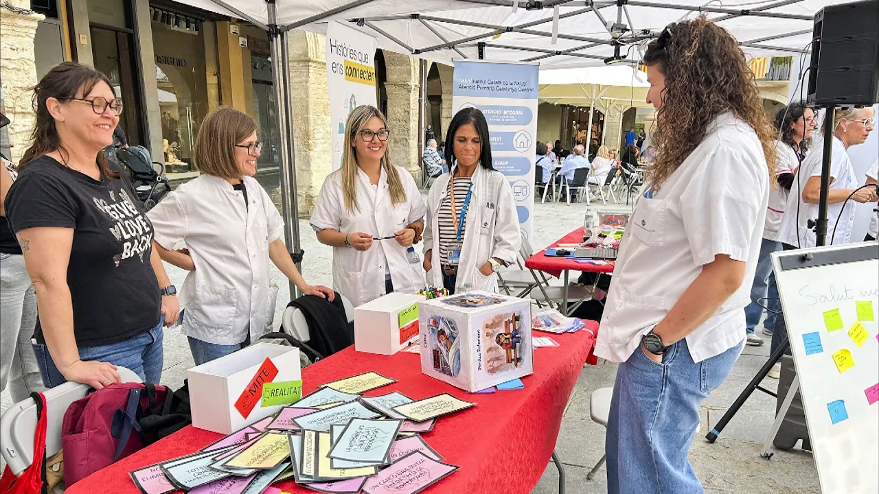 La plaça Major de Vic és l’escenari de les jornades d’infermeria sobre estils de vida saludables