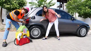 Hayal Ailesi. Ayşe arabasına benzinci Ümit'ten benzin almaya çalışıyor. Komik video
