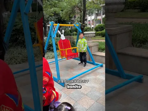 Max hizo un columpio increíble de madera para Emma 😱