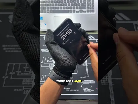 Ela havia desistido do iPhone pois ninguém dava jeito mesmo trocando tela, bateria e reparando placa