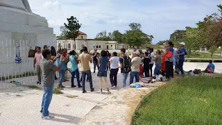 "Los CAMBIOS que vienen para CUBA son inminentes": Creyentes al pie del Cristo de La Habana