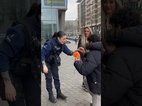 MARIAGE PRANK W/ POLICE 👮‍♀️🤣🌹🌹