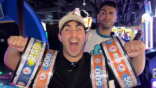 DAVE N BUSTERS HOLLYWOOD (KIA VS ADHEMZ)
