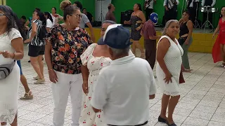 llegamos al baile mira quien llego hoy