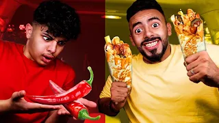 (تحدي فطور رمضان بحظ الالوان 🔵🟡🟢🔴 )لا يفوتكم مقلبت البريطاني في الاخير 🤣🤣🔥