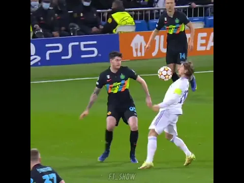 Crazy skills in football 🤩