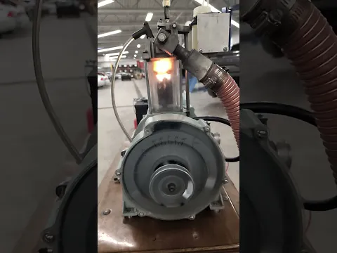 Internal combustion engine with glass cylinder that I used for demonstration
