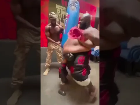 भाई का रिएक्शन देखकर हंसी नहीं रोक पाओगे! 😂👀