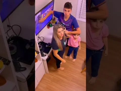 ELE QUASE QUEBROU A TV DE 5.000R$ DE NOVO! 😱