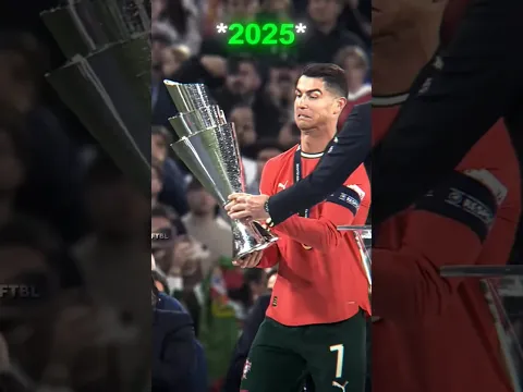 كاد رونالدو ان يسقط الكأس 😅 #fotball #shorts #cr7 #ronaldo  #viral
