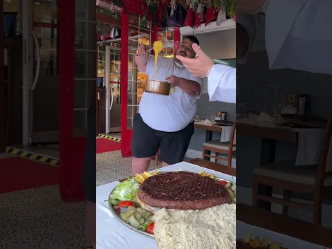 Yasin Cengiz Hamburgere Cheddar Peynirini Döküyor 🤣 #yasincengiz #skibidibopyesyesyes #hamburger