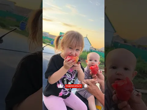 ДЕДУШКА ЗНАКОМИТСЯ С ВНУЧКОЙ😍😍😍 #КаринаНямНями #АлисаНямНями