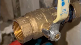 Plumbing Chronicle About Installing New Valves Into An Old Galvanized Water Riser #story #howto