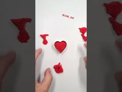 Kinetic sand Cutting 💔 BROKEN HEART 💔 Satisfying ASMR Video #satisfying #asmr #kineticsand #shorts