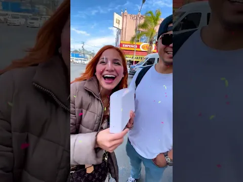 Si dices que si te doy $1000 dólares. Ya tengo novio
