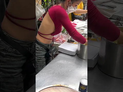 The hottest Roti Lady in Bangkok - Chocolate Roti / Sala Daeng BTS Station #shorts