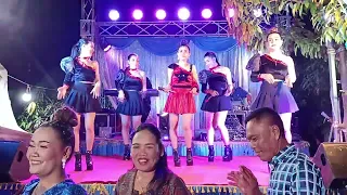 បងអើយស្ដាប់ផ្គរ - រាំវង់ & សារ៉ាវ៉ាន់ Live Band