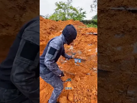 تحدى رونالدو نفسه في العثور على سيارته المحظوظة التي يملكها منذ 20 عامًا وتنظيفها.🚗🤯!! #shorts