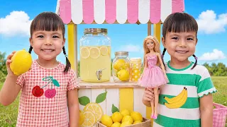 Twin Twin Set Up a Lemonade Stand to Buy Their Dream Toys!