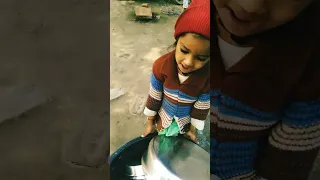 divyanshi bartan dho ke khana kha Rahi 🙏👍❤️❤️😂😂