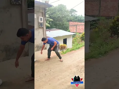 حرامى الحذاء بذكاء مضحك جداً - مواقف مضحكة جداً - مقاطع مضحكة جداً - فيديوهات مضحكة - دموع الكوميديا