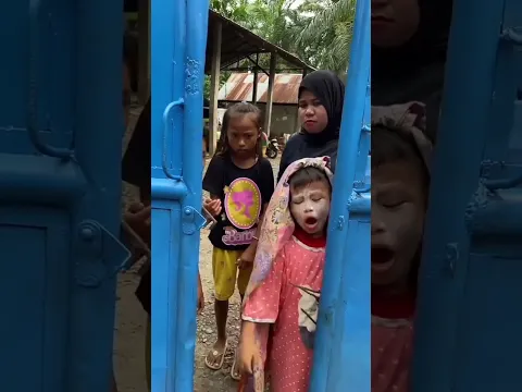 tunggu-tunggu om saya mau naik#shorts