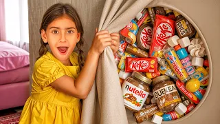 صنعت مخبئ سري انا وأختي لاخفاء الحلوي في بيتنا 😱 بابا راح فيها💔!!