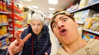 Así Es Ir De Compras Con Mi Abuela! *demasiado gracioso*