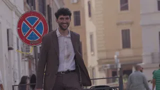 NEI SUOI PASSI: dietro le quinte della povertà d'igiene
