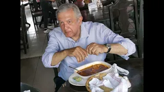 AMLO SE PITORREÓ DEL BIÓLOGO QUE NO COME EN FONDAS