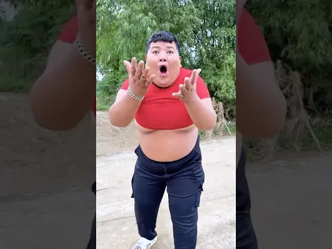 Funny Reaction to Wrong Shirt 🤣😅
