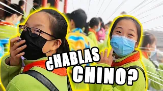 Mexicano Habla Chino Perfecto y Asombra a Niños de Primaria