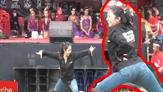 MOJANG BANDUNG MENYCUG BAJIDOR MEEMBUAT KITA GA BISA MATA BERKEDIP