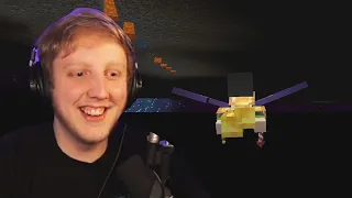 Philza surfing the VOID in Origins SMP!