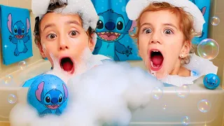 BAÑO SORPRESA de STITCH con bolas mágicas sorpresa 😱💙🛁✨ 