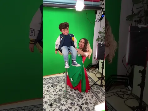 POV: you visit a weird toy store 😰 #behindthescenes #greenscreen