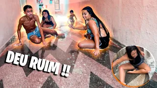 ESCORREGA COM SABÃO NO QUINTAL DA MINHA AVÓ | DEU RUIM