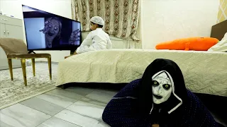 وحش مخيف يطلع من تحت السرير عبودي !