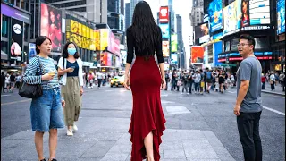 Tall Giant and Beautiful Woman Enchant the Public! Street Reactions ❤️