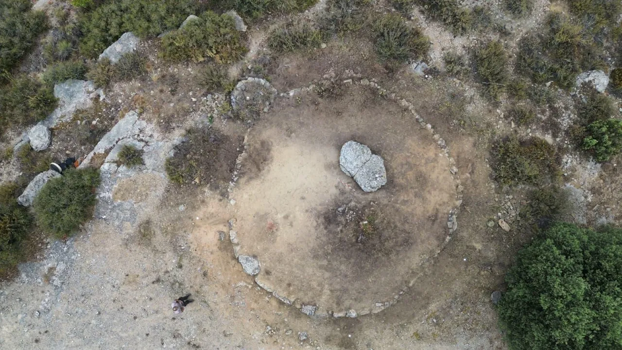 Acaba la primera fase de la intervenció arqueològica al dolmen de Gasala de Taradell