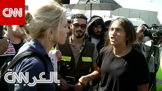 متظاهرة مصرية تواجه مراسلة CNN على حدود مصر وغزة.. شاهد ما حدث