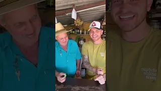 Trollei o Tião com bala de bosta.