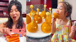 东爸给女儿做的蟹腿太夸张了吧！这到底是蟹腿还是鸡腿，妈妈都要分不清了！【东东一家】