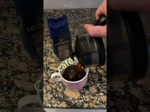 Alguien más esta así? La relación más estable es con una buena taza de café ☕🤎