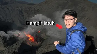 Aku Nyoba Naik ke Puncak Gunung Berapi yg Masih Aktif!