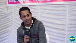اتحداه امام الجمهور انه يقلد عمالقه القراء "" جنن الجمهور كل مايقول شيخ يرد بقوة سبحان من وهبك يابني