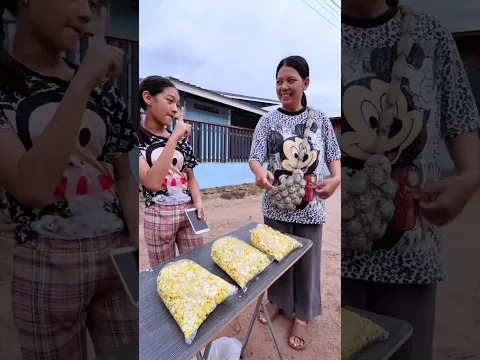 ซื้อป๊อปคอร์นแถมตังหรอ😅 Buy popcorn and get money too?