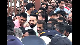 Trending Now : Salman Khan leaving teary eyed from Baba Siddique's house