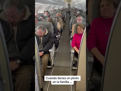 Piloto chileno sorprende a su familia con emotivo mensaje durante vuelo nacional